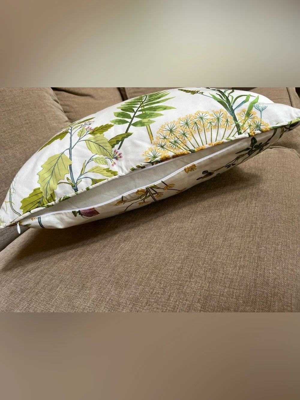 Ballard Designs Isabella Pillow (Cover & Insert) Green 20” Botanical Print NWOT